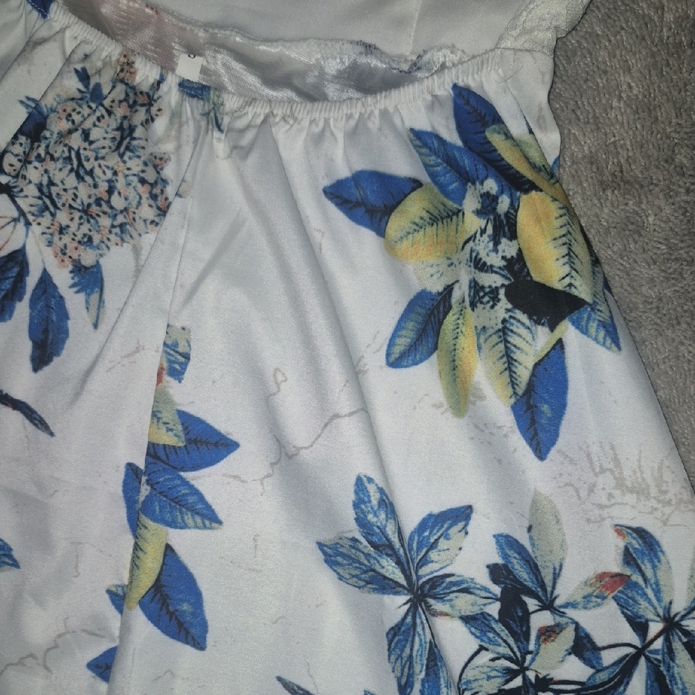 Floral White Mini Dress - Picture 4 of 9